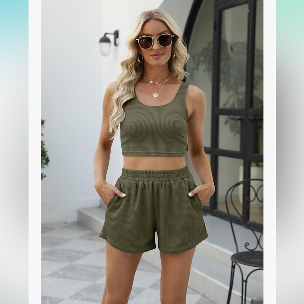 NWT Tik Tok Trendy Queen Cropped Tank & Shorts Set. Women’s Sz- M Olive Green.